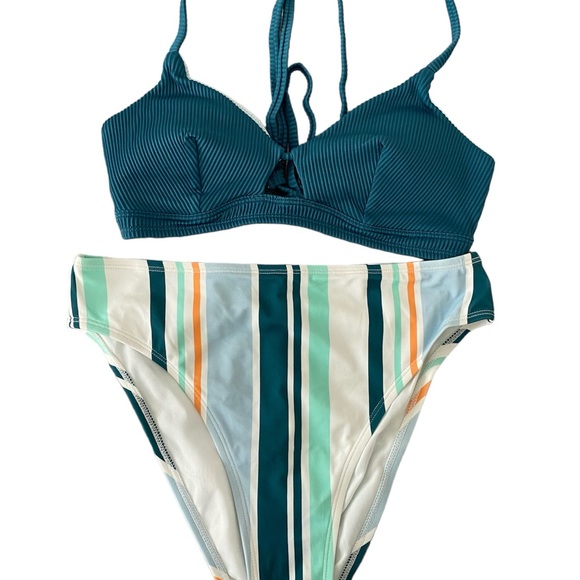 Cupshe Striped Triangle Bikini Swimsuit - Picture 6 of 13